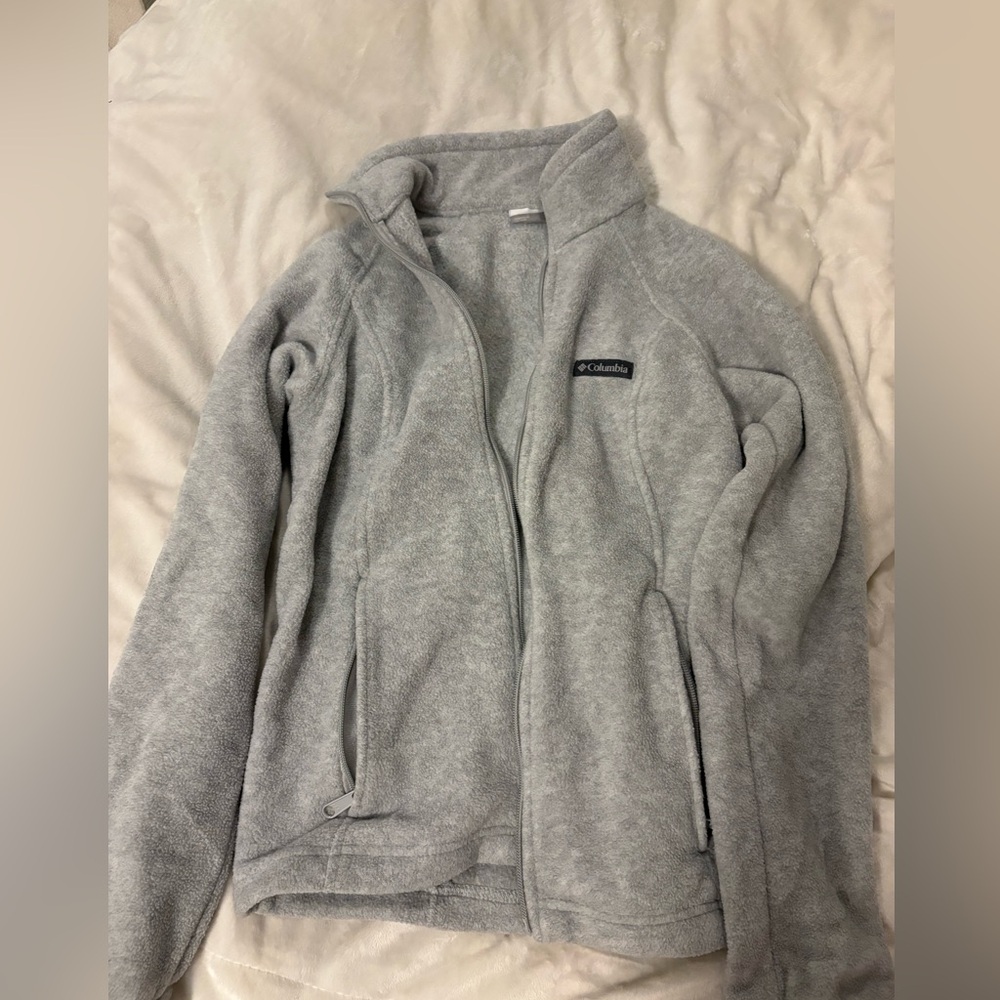 Columbia Women's Light Gray Fleece Jacket